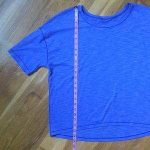 Lululemon Size 12 Loose, Hi-Low Style Sleeved Top